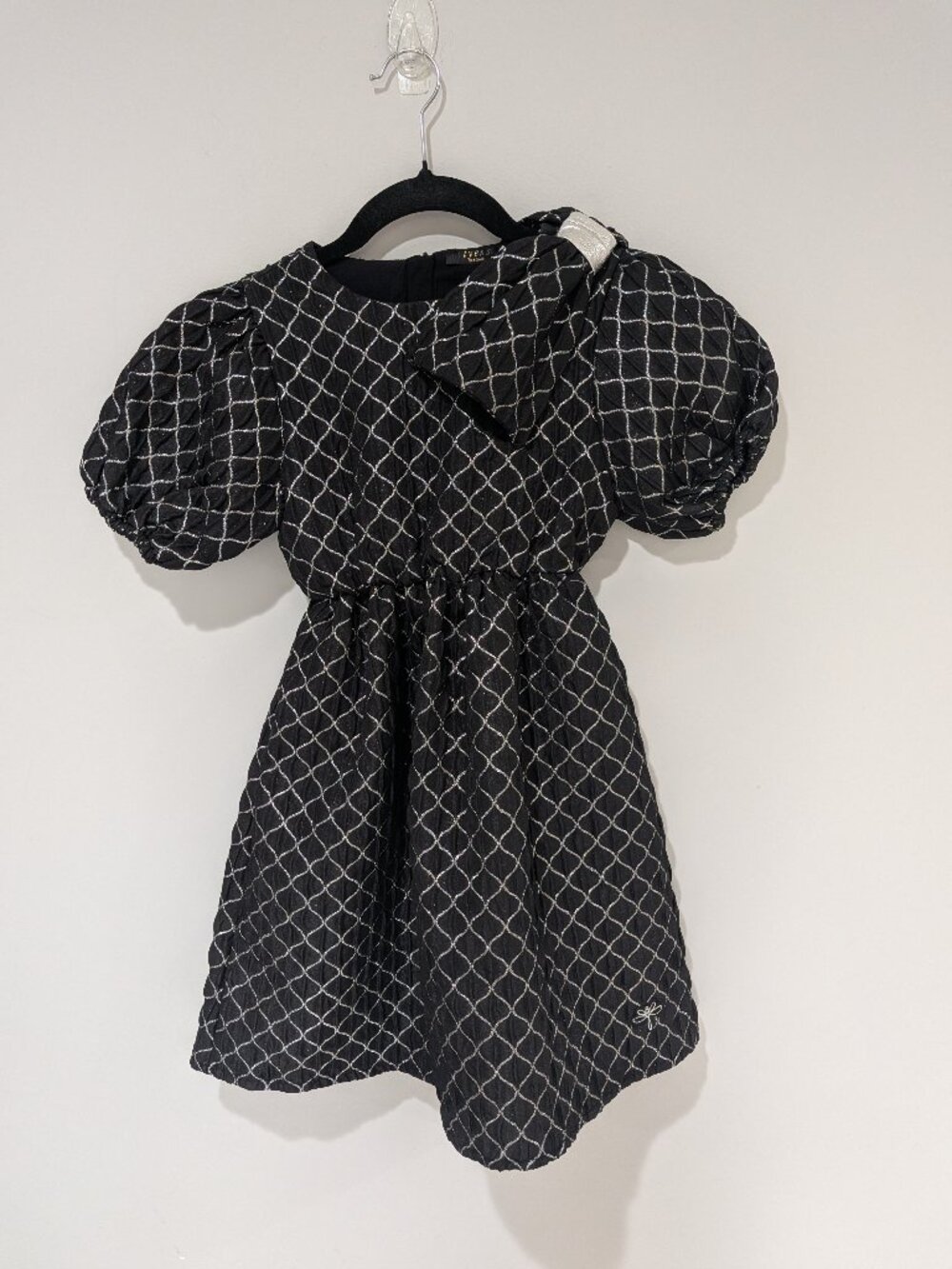 Tyess Elegant Black Silver Metallic Puff Sleeve 8 NWT